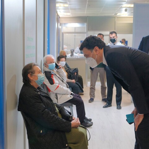 Eπίσκεψη Κικίλια στο mega εμβολιαστικό κέντρο στο Μαρούσι 