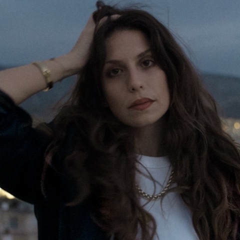 Η δημιουργός του θεατρικού μονολόγου «Στεγόσαυρος», Ελπίδα Σταθάτου