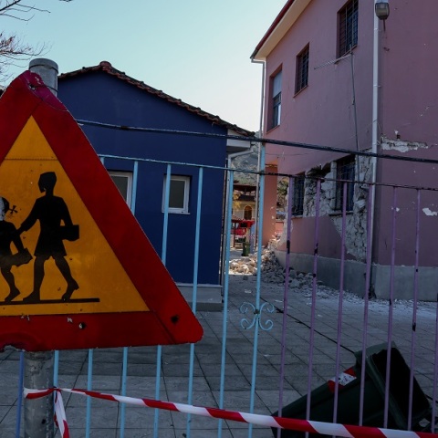 Προβλήματα σε σχολικά κτίρια μετά τον σεισμό στην Ελασσόνα
