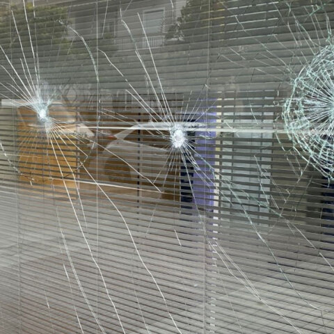 Μπαράζ επιθέσεων στο Μοσχάτο από υποστηρικτές του Δημήτρη Κουφοντίνα καταγγέλλει η Νέα Δημοκρατία