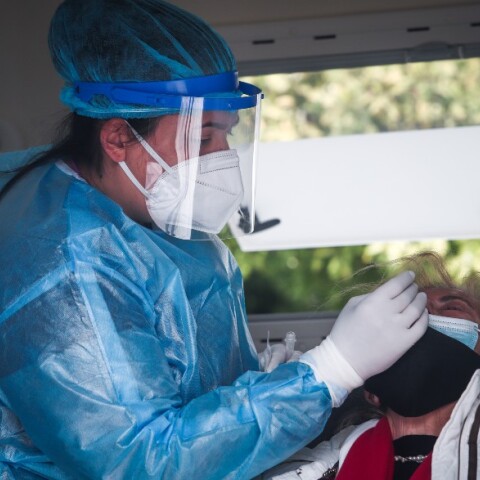 Κλιμάκιο ΕΟΔΥ διενεργεί τεστ κορωνοϊού