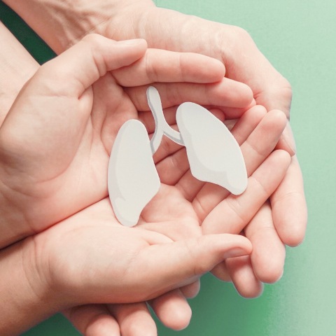 Στη μάχη κατά της COVID-19 ένα κοινό αποχρεμπτικό φάρμακο