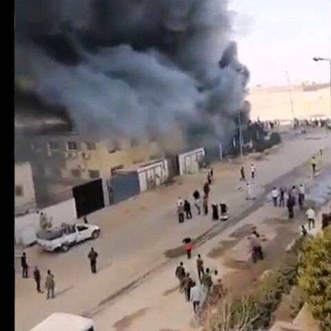 Κάιρο: Εργοστάσιο κλωστοϋφαντουργίας στις φλόγες