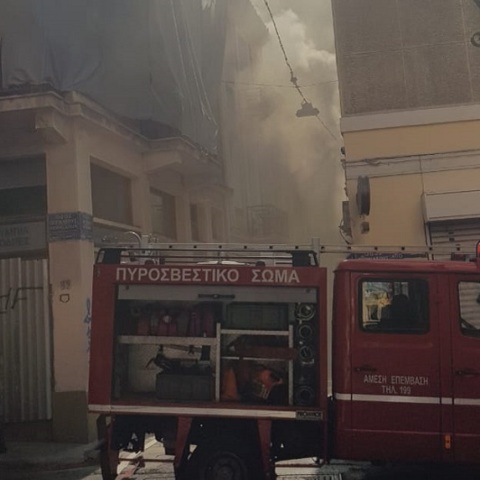 Φωτιά σε κτίριο στην οδό Κτενά