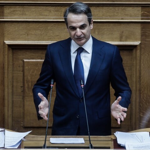 Ο Κυριάκος Μητσοτάκης απαντά σε επίκαιρη ερώτηση του Αλέξη Τσίπρα από το βήμα της Βουλής