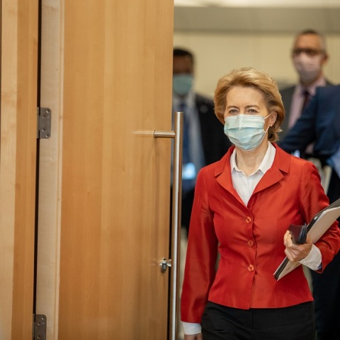 ΟΥΡΣΟΥΛΑ ΦΟΝ ΝΤΕΡ ΛΑΙΝΕΝ