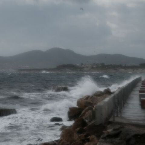 Θυελλώδεις άνεμοι