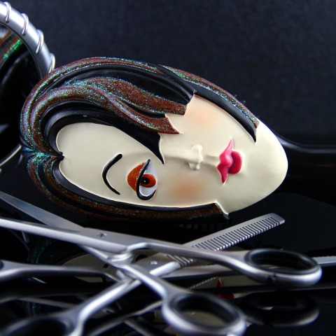 Τι να προσέξεις αν αποφασίσεις να κουρευτείς μόνη σου