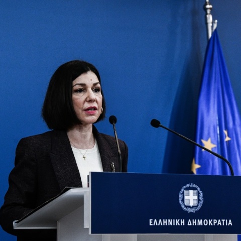 Η κυβερνητική εκπρόσωπος, Αριστοτελία Πελώνη