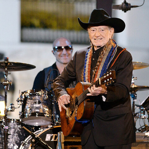 Willie Nelson, διάσημος τραγουδιστής της κάντρι σε συναυλία