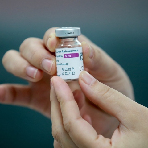 Η Ευρωπαϊκή Επιτροπήαπείλησε σήμερα την AstraZeneca με αποκλεισμό των εξαγωγών του εμβολίου της κατά του κορωνοϊού, αν δεν παραληφθούν οι συμφωνημένες δόσεις