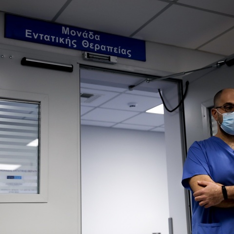 Κορωνοϊός: Δραματικά είναι τα στοιχεία που γνωστοποίησε ο πρόεδρος του ΕΚΑΒ για τους διασωληνωμένους ασθενείς σε λίστα αναμονής για ΜΕΘ 