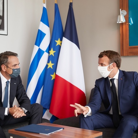 Ο Κυριάκος Μητσοτάκης και ο Εμανουέλ Μακρόν 