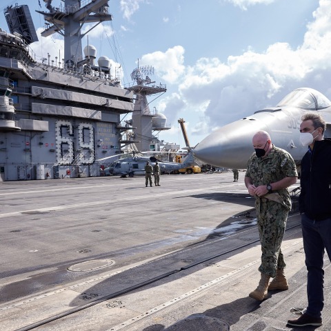 Στο αεροπλανοφόρο Eisenhower ο Κυριάκος Μητσοτάκης