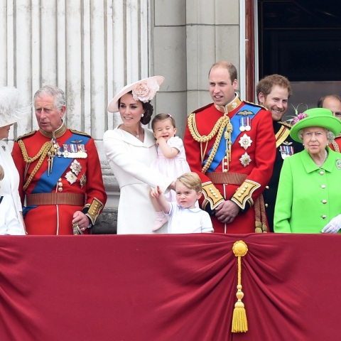Ο πρίγκιπας Ουίλιαμ και η Κέιτ Μίντλετον με τα δύο μεγαλύτερα παιδιά τους