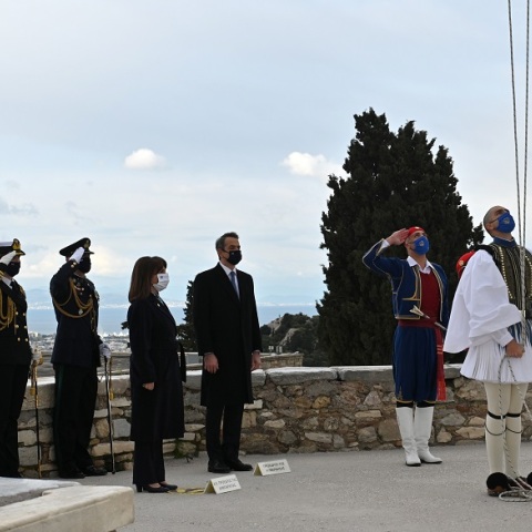 Έπαρση σημαίας στην Ακρόπολη
