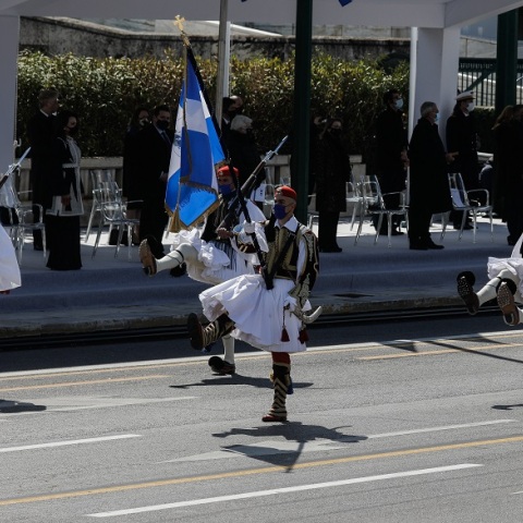 Στιγμιότυπο από τη στρατιωτική παρέλαση της 25ης Μαρτίου