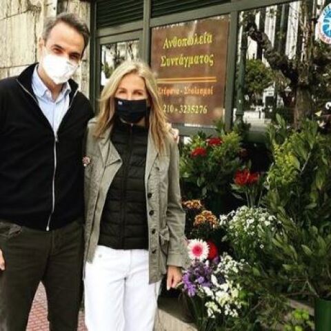 Ανοίγουν ξανά τα λουλουδάδικα στη Βουλή 