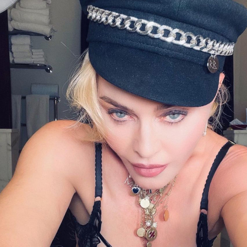 Έχει ανάγκη η Μαντόνα από photoshop;