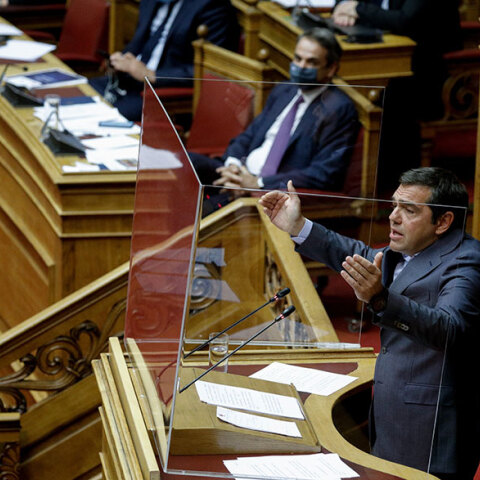 Αλέξης Τσίπρας και Κυριάκος Μητσοτάκης στη Βουλή