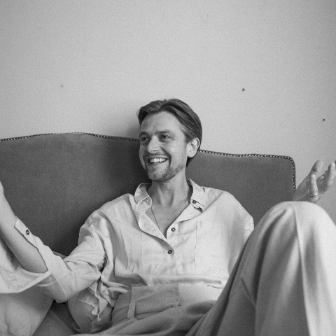 Ο τραγουδιστής George Cosby