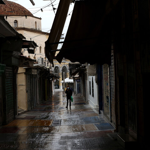 Λιανεμπόριο: Κλειστά καταστήματα στο κέντρο της Αθήνας εν μέσω lockdown για τον κορωνοϊό