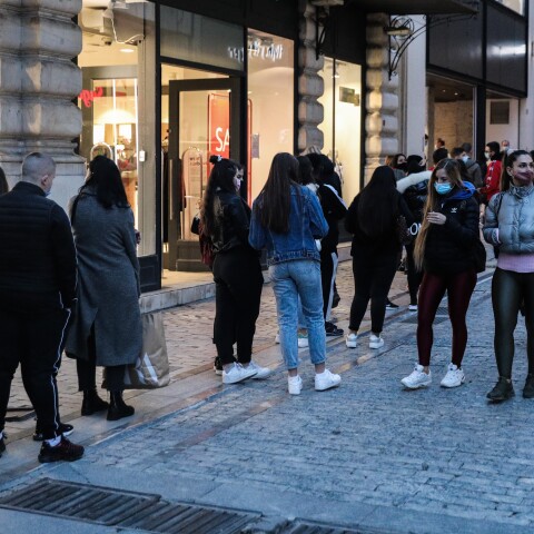 Στιγμιότυπο στην οδό Ερμού 