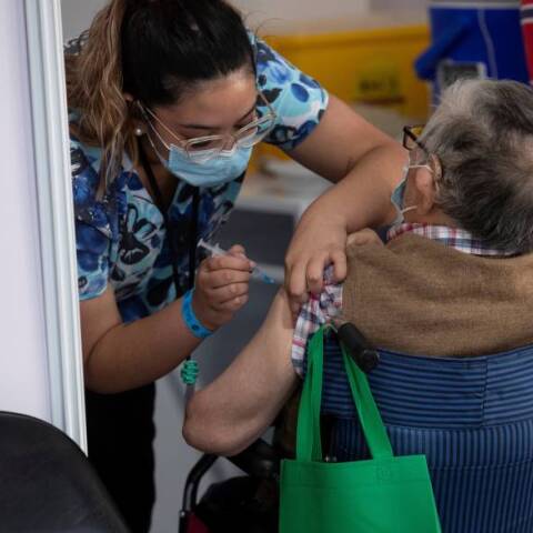Εμβολιασμός κατά του κορωνοϊού στη Χιλή