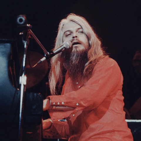 Ο Leon Russell σε συναυλία στο Nippon Budokan, Τόκιο, Νοέμβριος 1973