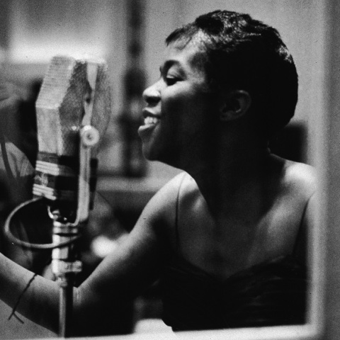 Η Sarah Vaughan στο στούντιο ηχογράφησης Fine Recording Studios, Νέα Υόρκη, 6 Ιουλίου 1954