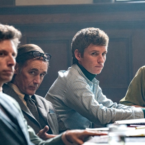 Στιγμιότυπο από τη βραβευμένη με SAG ταινία «Η Δίκη των 7 του Σικάγου»