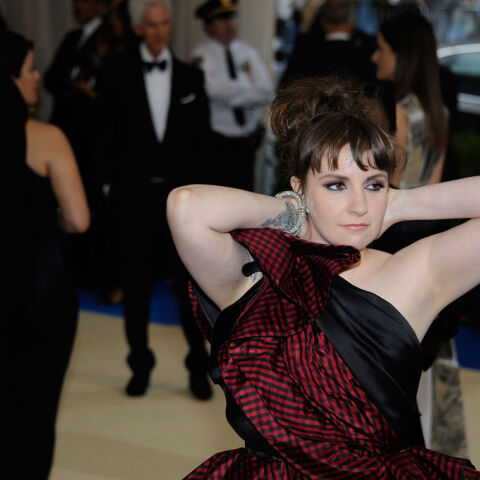 Η Λένα Ντάναμ και η plus size συλλογή ρούχων με την 11 Honoré 