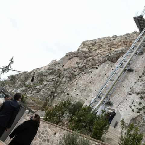 Από τα εγκαίνια του νέου αναβατορίου της Ακρόπολης