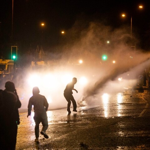 Έντονες ταραχές στη Βόρεια Ιρλανδία