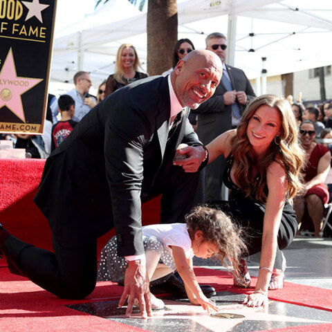 O Dwayne Johnson (The Rock) αποκτά το δικό του αστέρι στη Λεωφόρο Δόξας του Χόλιγουντ