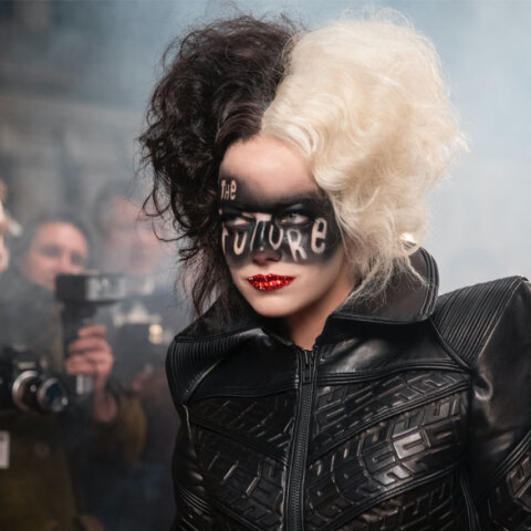 Η Έμα Στόουν μεταμορφώνεται σε Κρουέλα ντε Βιλ στη νέα ταινία της Disney