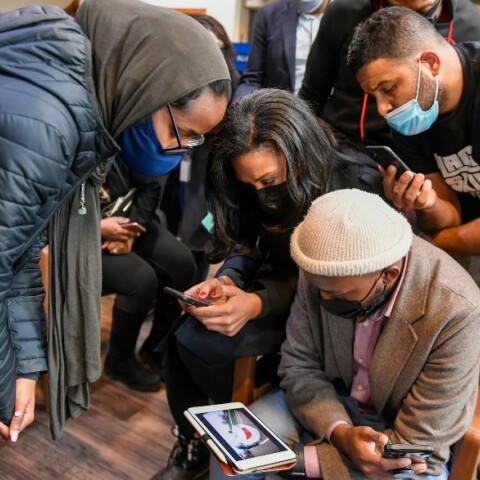 Η οικογένεια του Ντόντε Ράιτ, του 20χρονου μαύρου που σκοτώθηκε από πυρά γυναίκας αστυνομικού στη Μινεάπολη