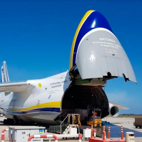 Το αεροσκάφος «Antonov» που μετέφερε στην Ελλάδα 2,5 εκατομμύρια self test - Προσγειώθηκε στο «Ελ. Βενιζέλος»