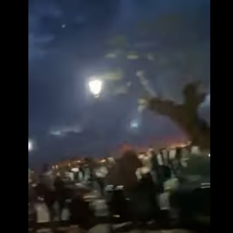 Εικόνες συνωστισμού στην Πάτρα