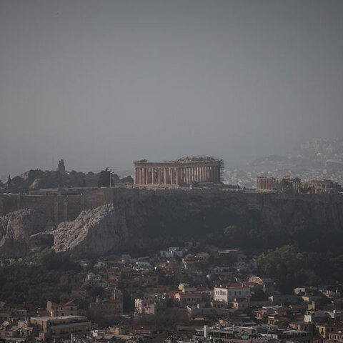 Αφρικανική σκόνη στο κέντρο της Αθήνας - Εικόνα από την Ακρόπολη - Η ΕΜΥ προβλέπει άστατο καιρό για σήμερα Σάββατο 17 Απριλίου 2021