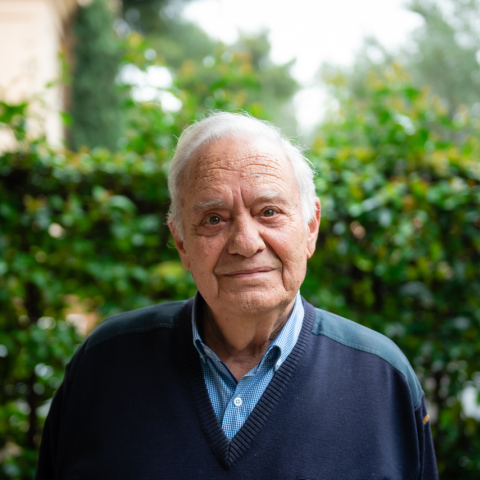 Ο γελοιογράφος Κώστας Βλάχος