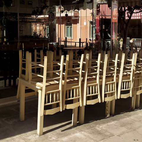 Κλειστό κατάστημα εστίασης (ΦΩΤΟ ΑΡΧΕΙΟΥ) - Μηδενικά ενοίκια για τις κλειστές επιχειρήσεις με κρατική εντολή και τον μήνα Απρίλιο, σύμφωνα με τροπολογία στη Βουλή