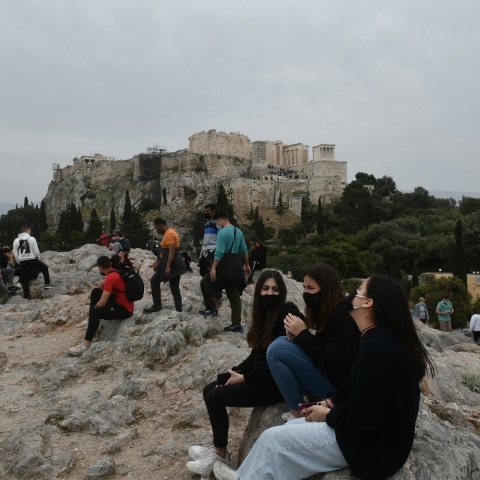 917 νέα κρούσματα κορωνοϊού στην Αττική ανακοίνωσε ο ΕΟΔΥ για την Κυριακή 18 Απριλίου 2021- Σε ποιες περιοχές εντοπίζονται
