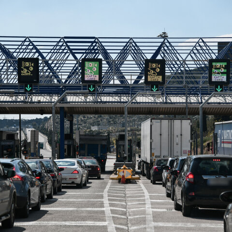 Πάσχα στο χωριό: Αυξημένη η κίνηση στα διόδια (ΦΩΤΟ ΑΡΧΕΙΟΥ) - Τη Μεγάλη Εβδομάδα οι τελικές αποφάσεις για τη μετακίνηση από νομό σε νομό