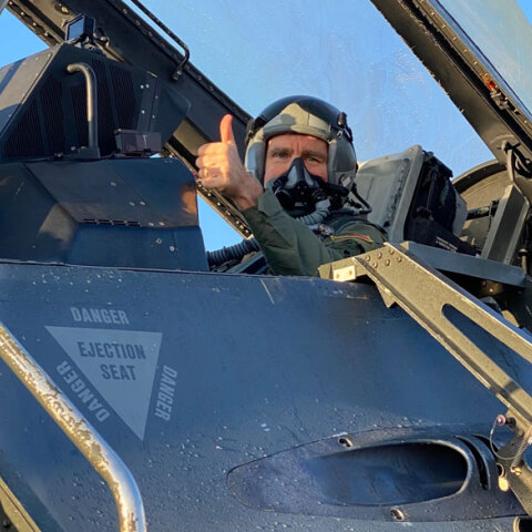 Τζέφρι Πάιατ, ο Αμερικανός πρέσβης στην Ελλάδα, έτοιμος να πετάξει με F-16 στη στρατιωτική άσκηση «ΗΝΙΟΧΟΣ 21»