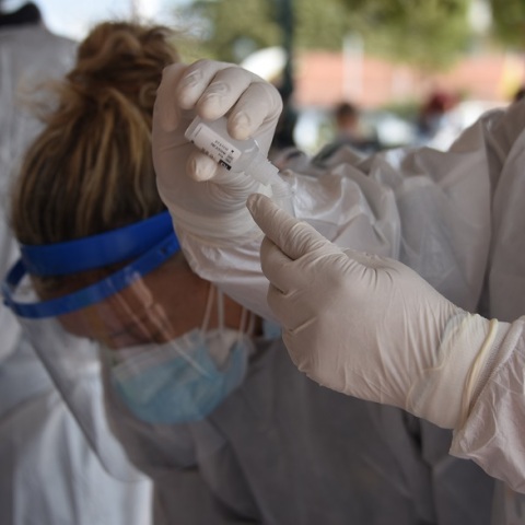 Κλιμάκια του ΕΟΔΥ πραγματοποιούν rapid tests
