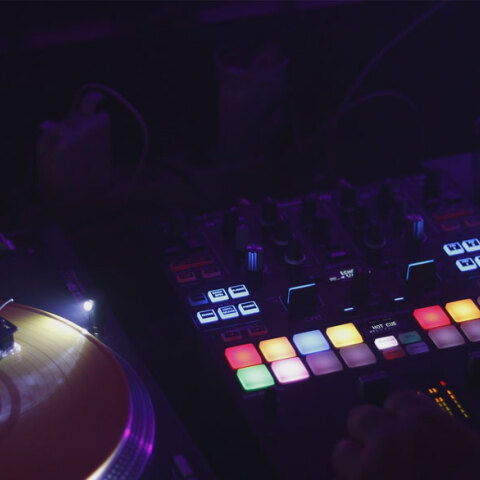 Dj (ΦΩΤΟ ΑΡΧΕΙΟΥ) - Στήθηκε κορωνοπάρτι στο Πανεπιστήμιο Κρήτης