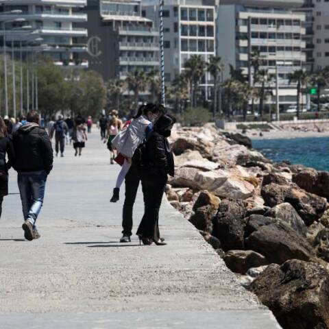 ΒΟΛΤΑ ΣΤΗ ΠΑΡΑΛΙΑ ΤΟΥ ΦΑΛΗΡΟΥ