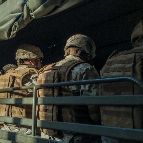 Στρατιώτες