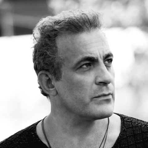 Ο συνθέτης Ian Ikon